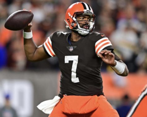 Jacoby Brissett delivers a pass against the Pittsburgh Steelers
Via Yahoo! Sports