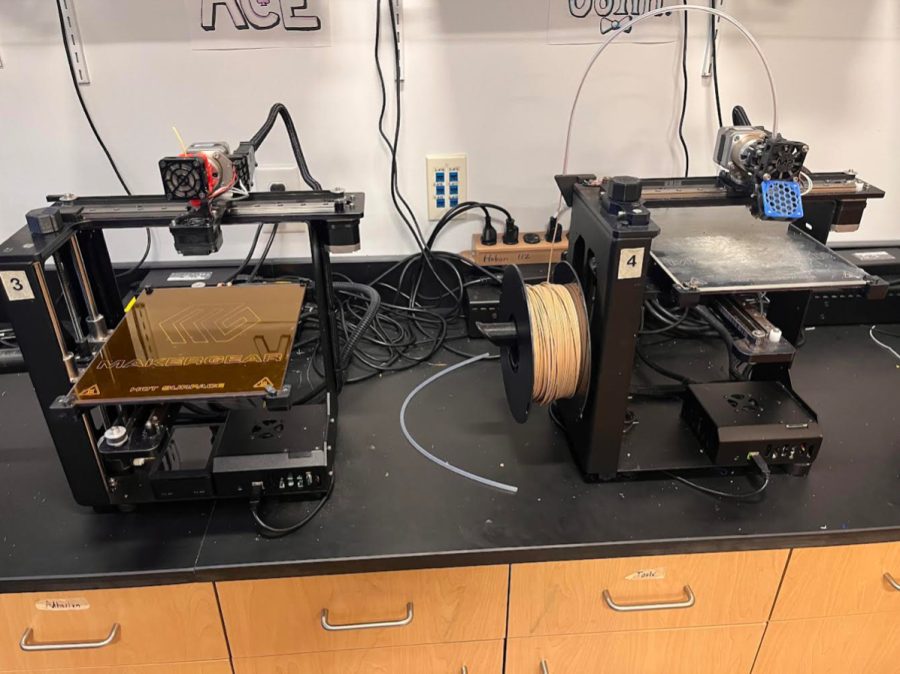 Two+of+our+3D+printers+available+for+student+use.